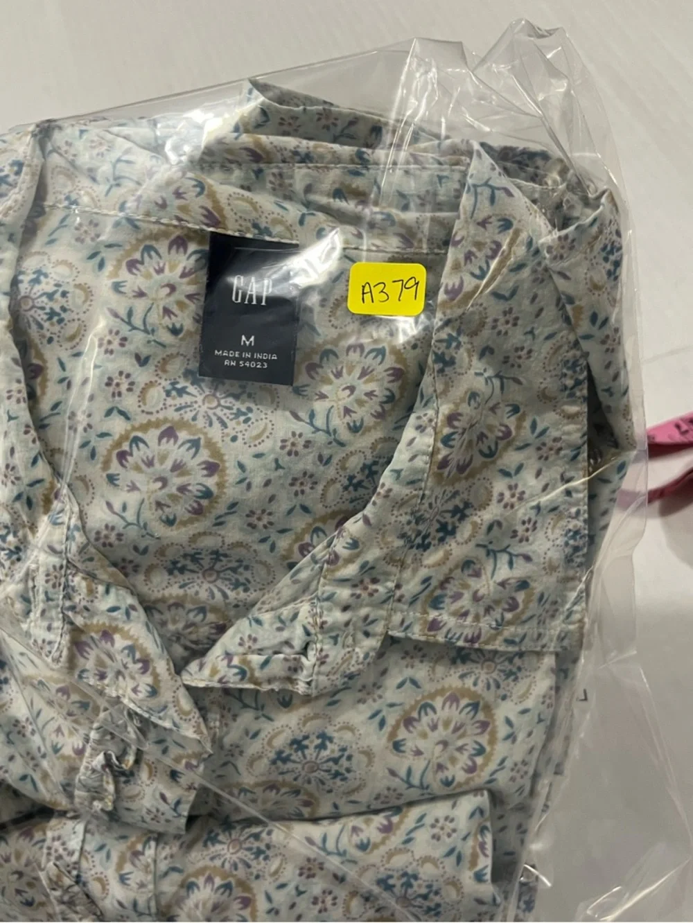 GAP VINTAGE BUTTON TOP - Picture 15 of 16